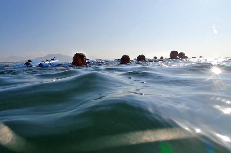 ...và họ phải luyện tập trong môi trường, thời tiết khắc nghiệt.